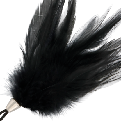 darkness-pluma-estimuladora-negro-17cm-1