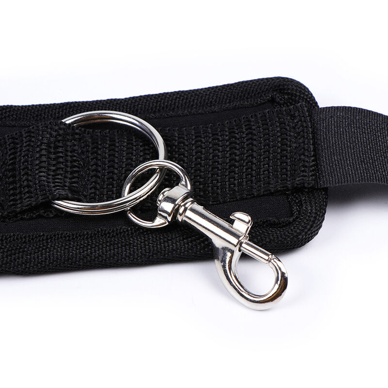 ohmama-fetish---restricciones-muÑecas-con-ventosa-4