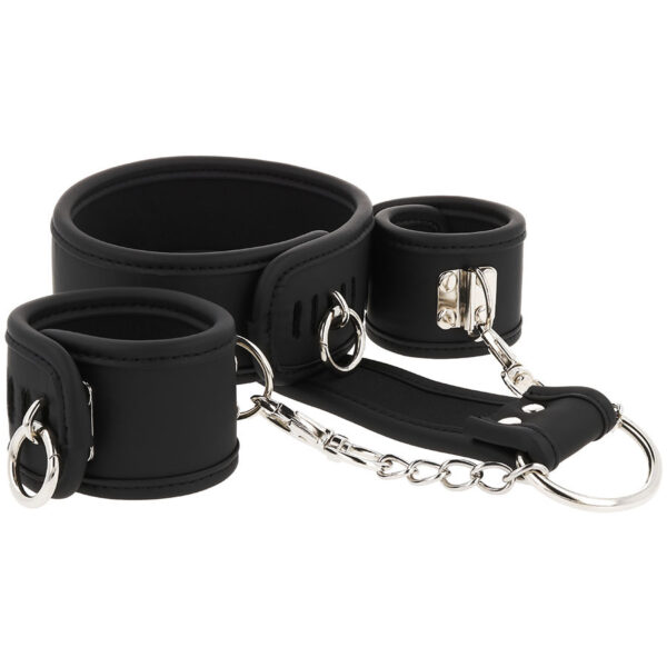 Fetish submissive collar y esposas cuero vegano