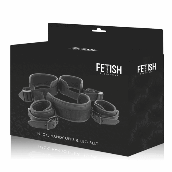 Fetish submissive posici?n piernas abiertas con esposas