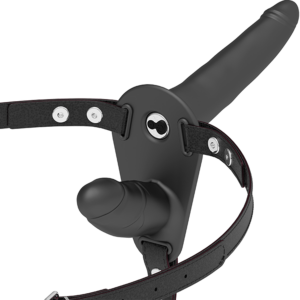 Fetish submissive arn?s doble penetraci?n vibrador negro