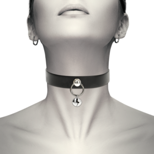 Coquette collar cuero vegano accesorio woman cascabel