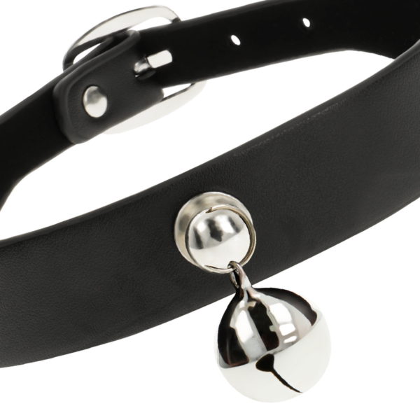 Coquette collar cuero vegano accesorio woman cascabel
