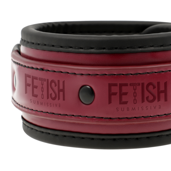 Fetish submissive dark room esposas tobillos cuero vegano